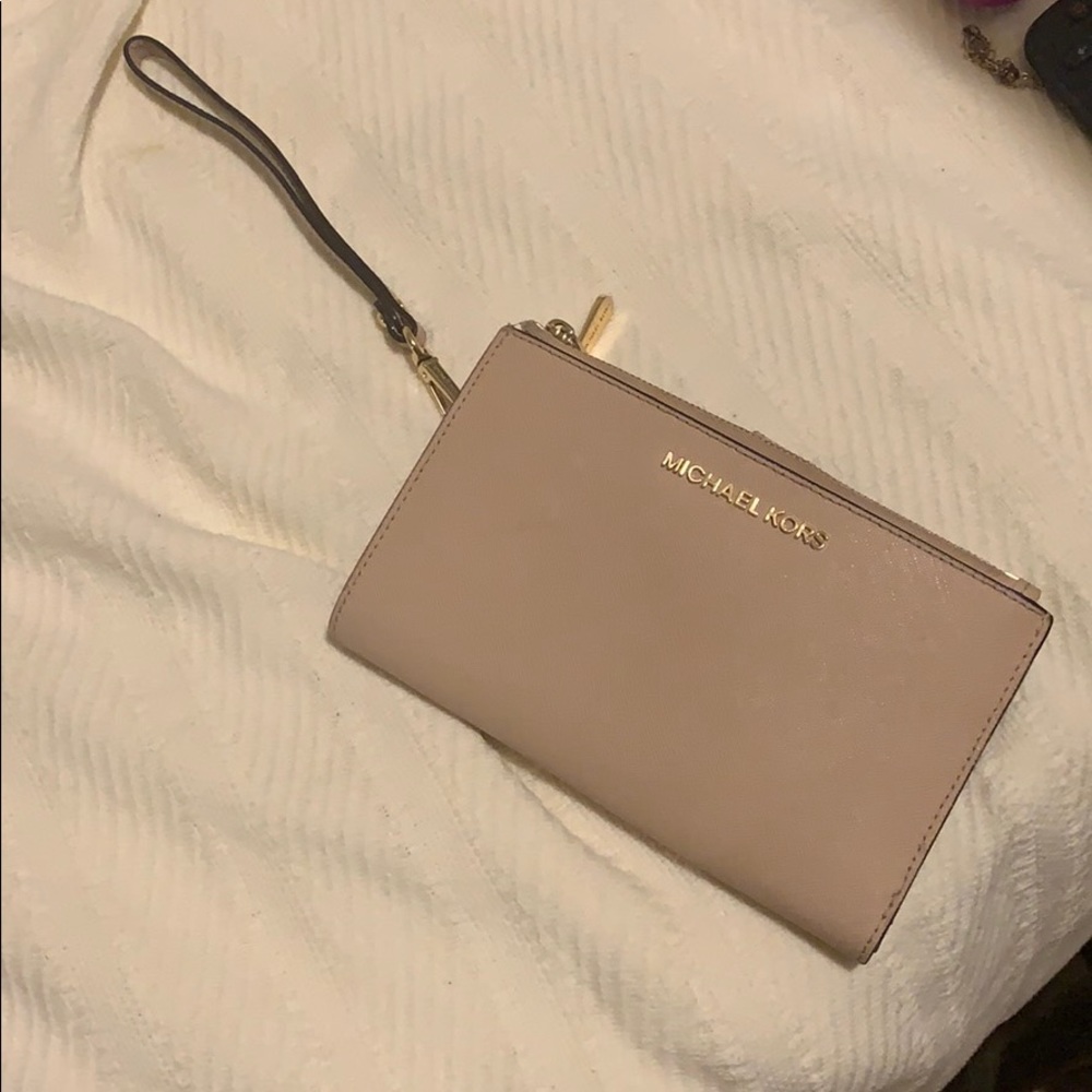 Michael Kors double zip wallet dusty Rose color